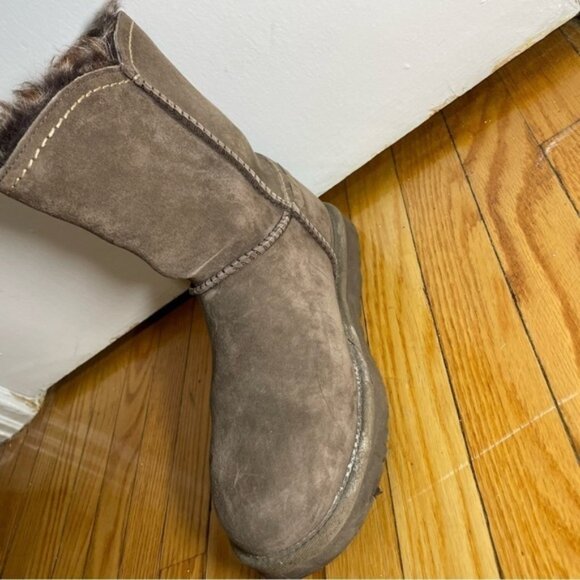 UGG Brown Boots size US 6 - Picture 8 of 13